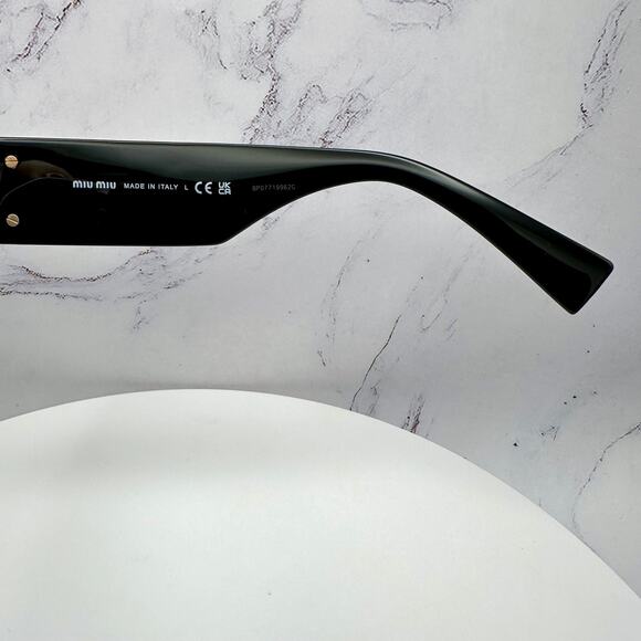 New MIU MIU Sunglasses - Picture 8 of 16
